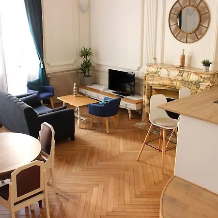 Apartment Sublime Appartement, Chic Et Confortable. Bourg-en-Bresse